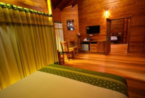 Room in Guest room - LakeRose Wayanad Resort - Water Front Grandeur